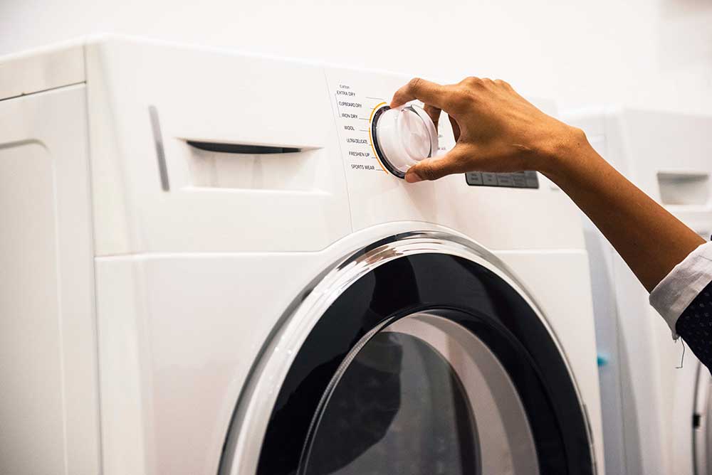risparmiare energia elettrica in casa lavatrice a pieno carico